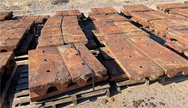 Used Rexnord Rubber Liners For 13'6" X 20' (4.1m X 6.1m) Rod Mill)